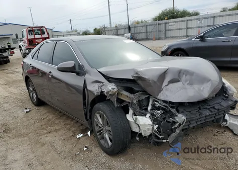 2017 Toyota Camry Le z USA, uszkodzony, nr VIN 296420